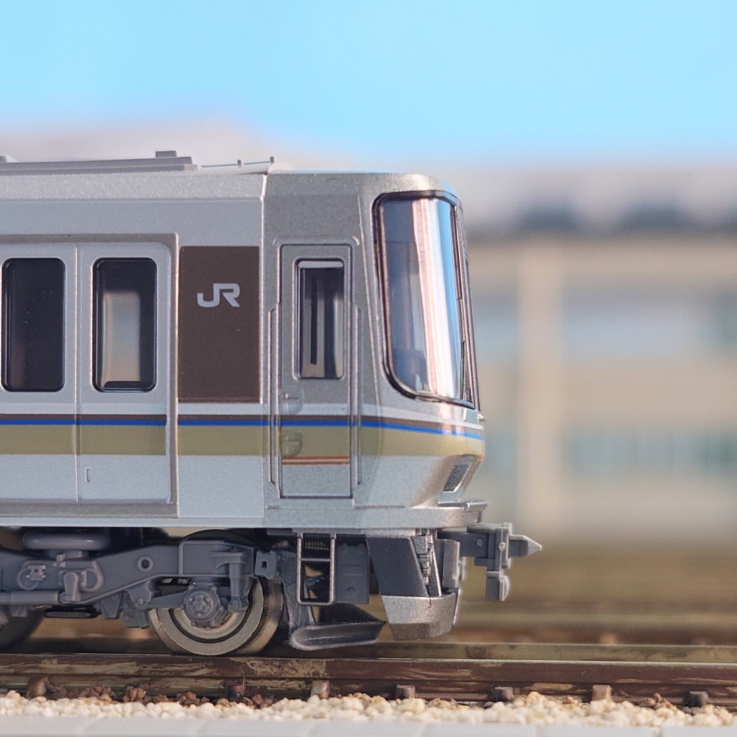 TOMIX 223系2000番台」用トイレタンク、車端部床下機器8両分