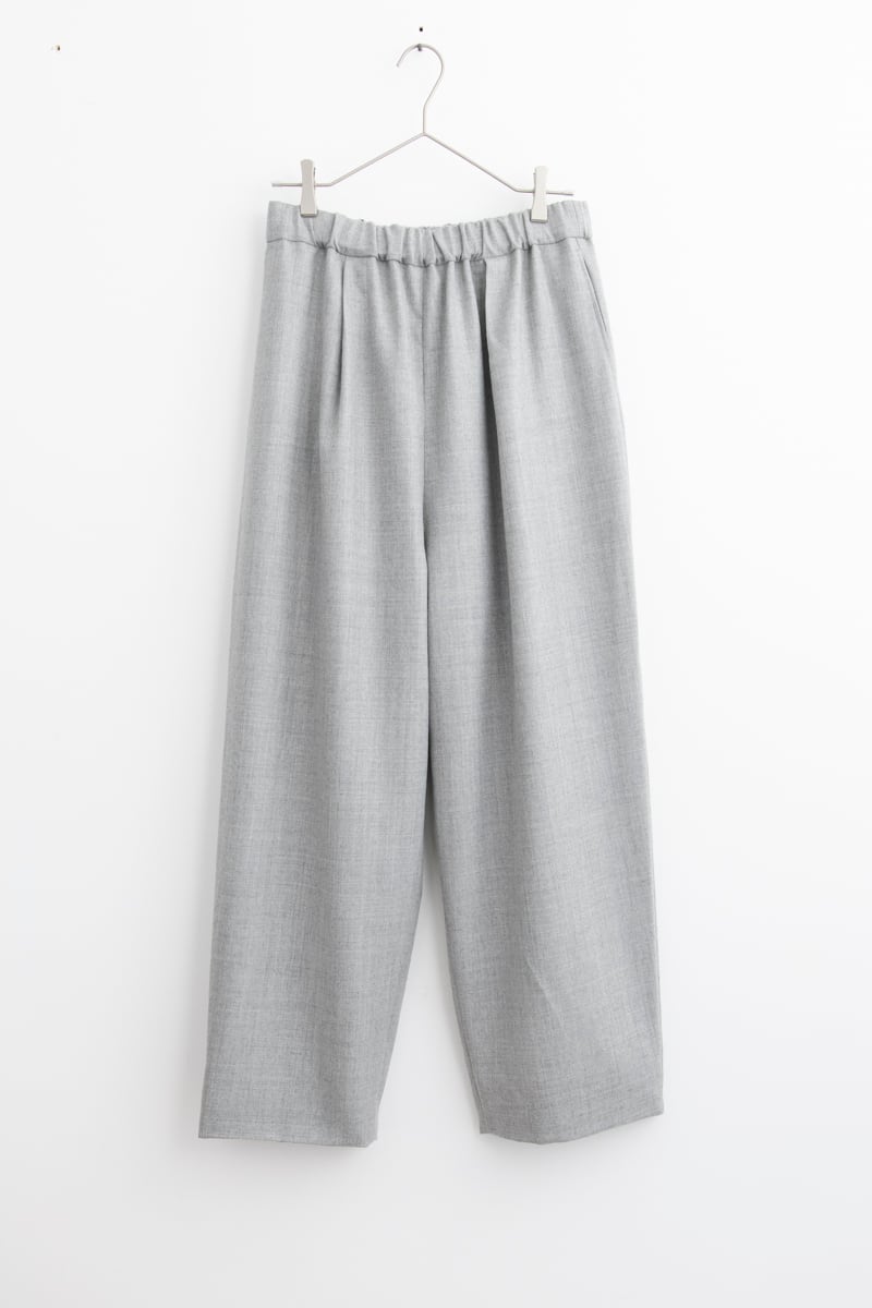 COSMIC WONDER Nostalgic artist’s minimal slacks