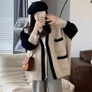 【送料無料】 アウター カーディガン 羽織り ロング 袖あり 長袖 Vネック フレア Aライン バイカラー ポケット 厚手生地 ニット かわいい 大人可愛い 綺麗 シンプル カジュアル 大人 おしゃれ お洒落 大人女子 こなれ感 コンサバ 定番アイテム 体型カバー 無地 秋 冬 30代 40代 レディース 女性用 ママ ママ服 デート お出かけ 女子会 お呼ばれ お茶会 授業参観 休日 アウトドア 着回し 普段使い デイリーユース オルチャン 韓国 ファッション 暖かい 着痩せ オーバーシルエット