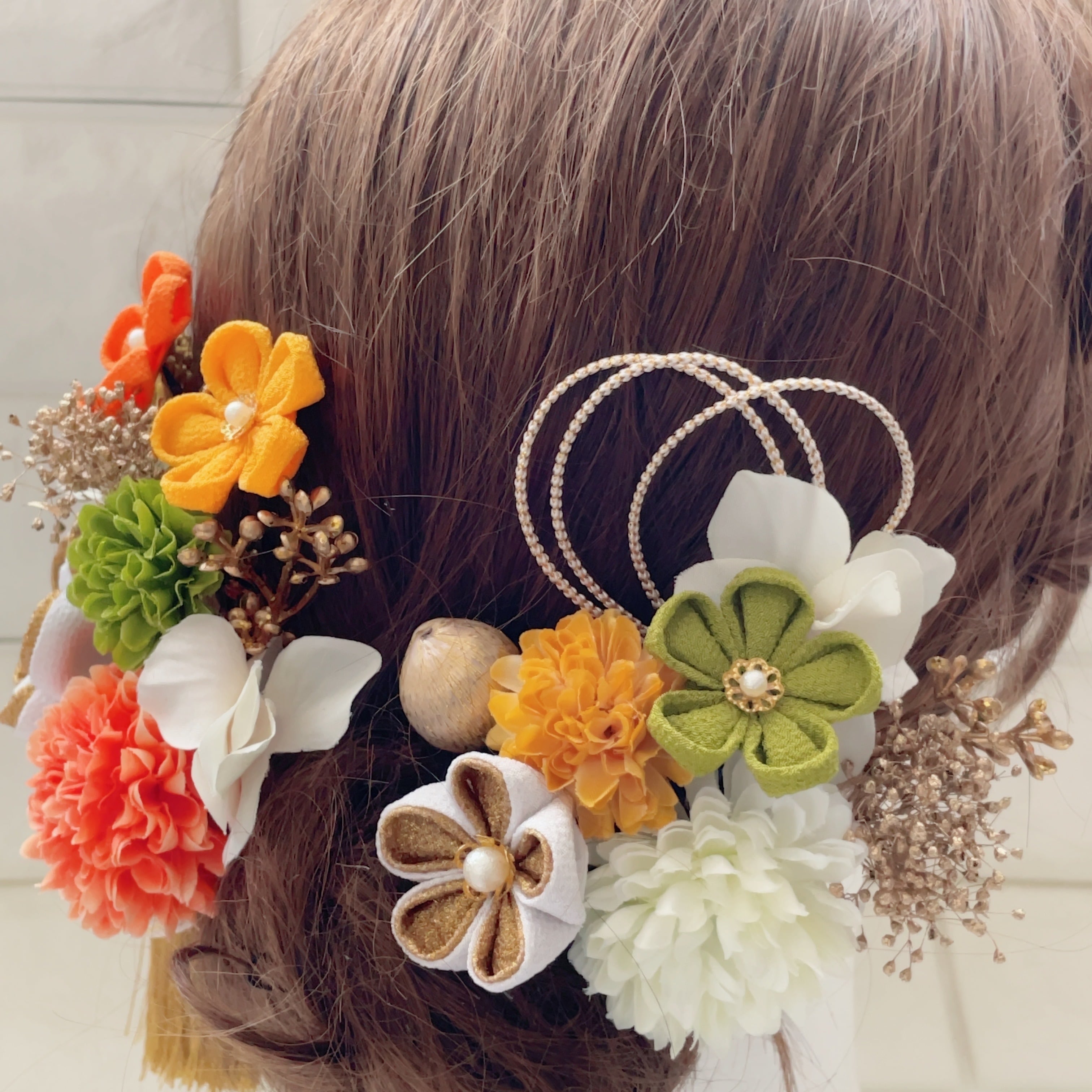 金梅小花＊可憐な4色 つまみ細工小花❁﻿成人式 和 髪飾り | はなふる