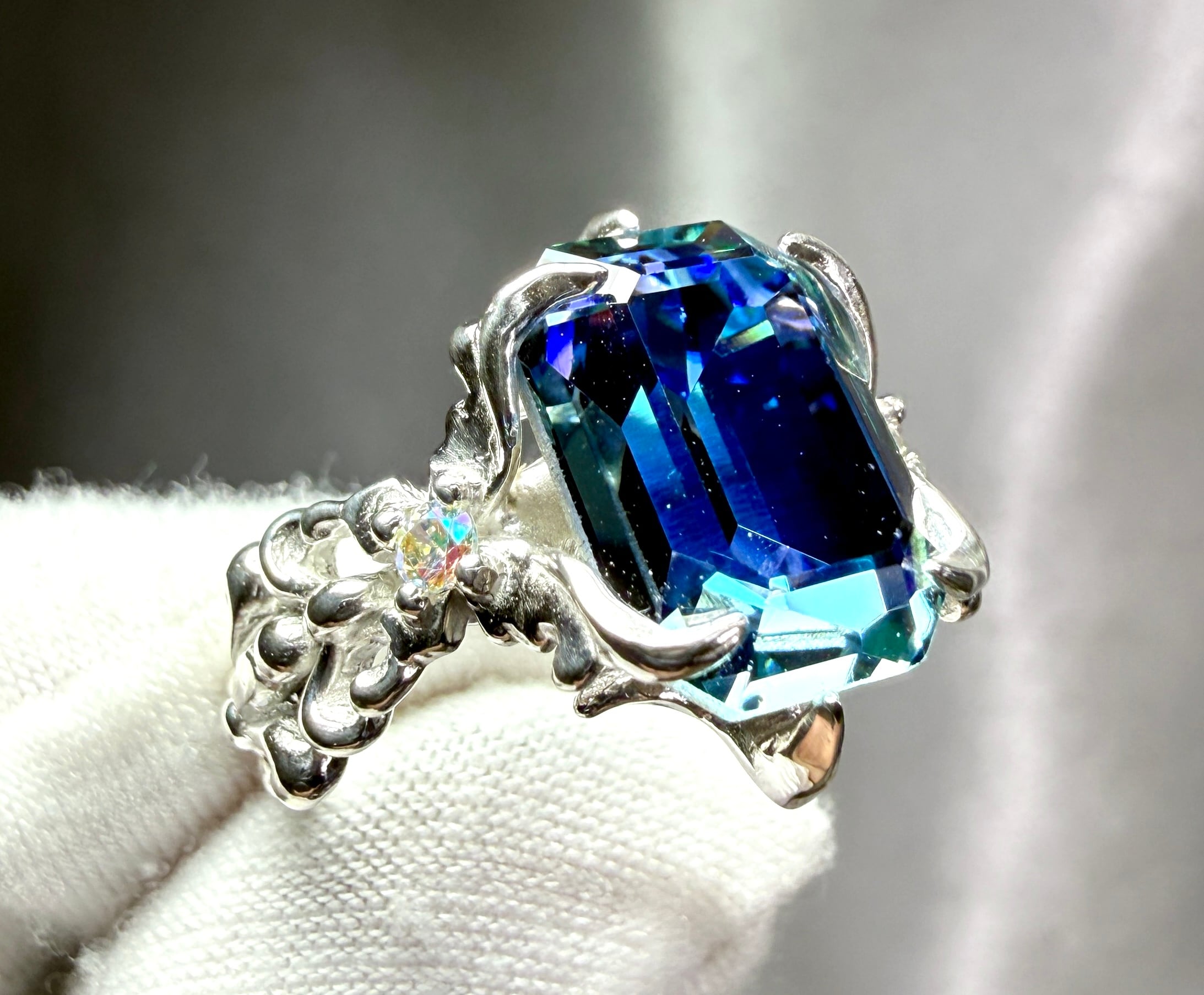 Elan Vital by BLUE ROSE KIYO | BLUE ROSE