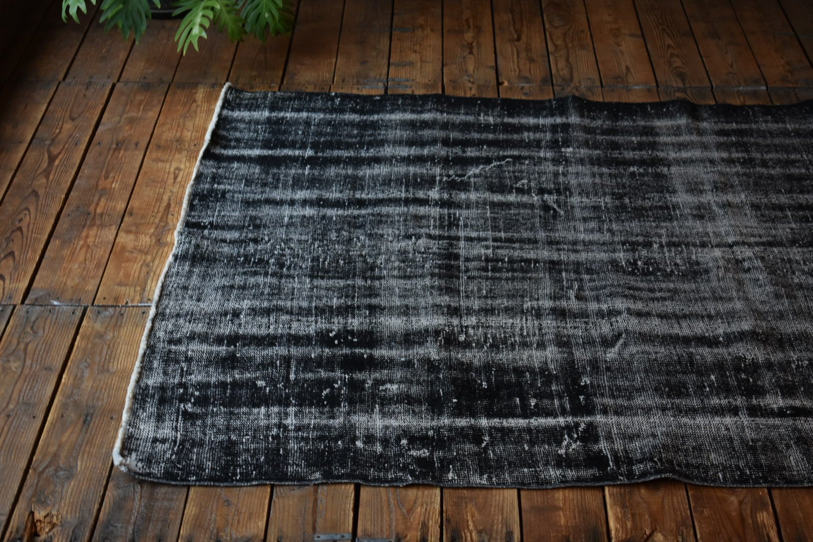 LR03012 Old Tribal Rug | lool(ロール)山口市にて北欧家具、不動産
