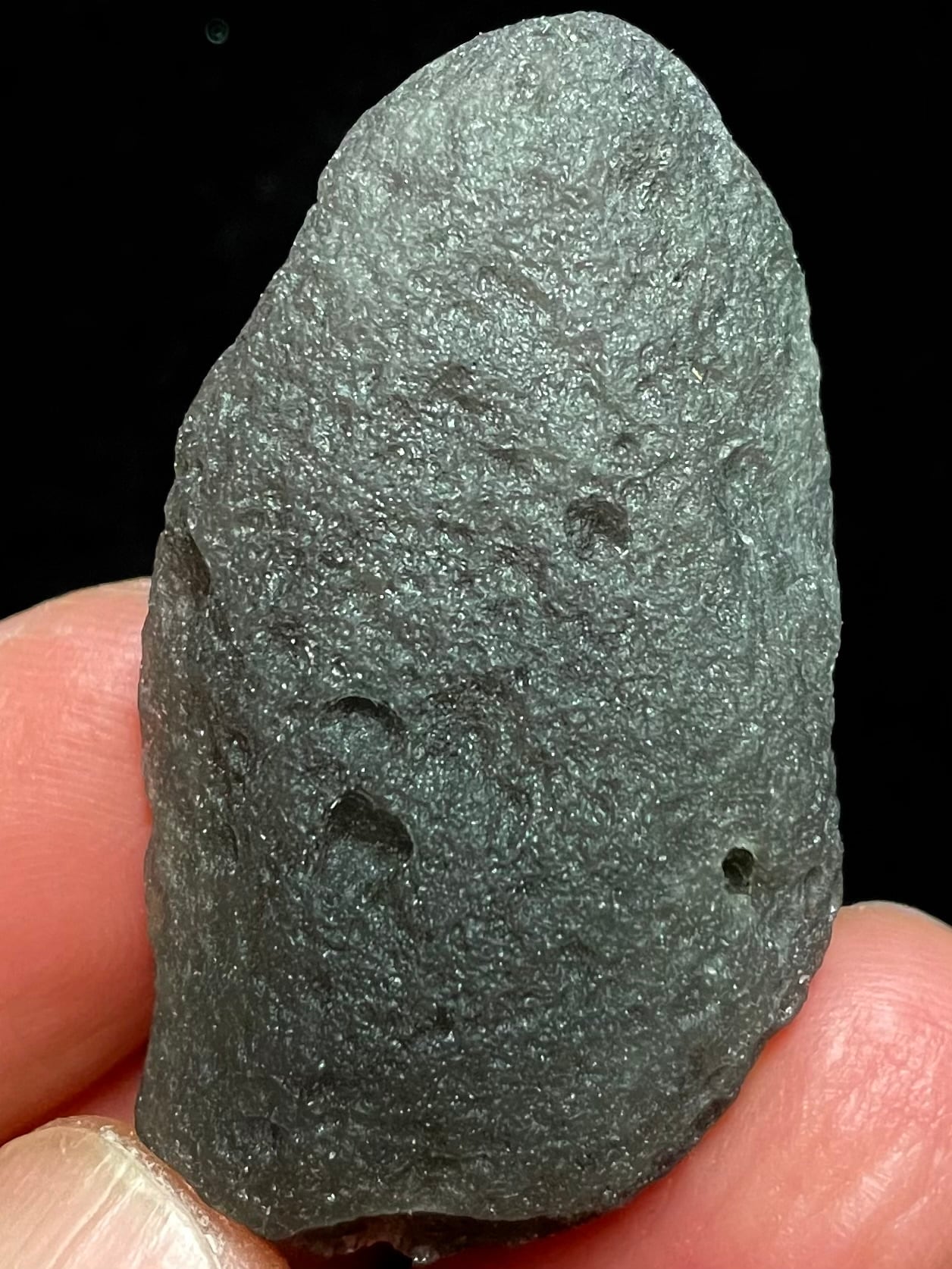 10) アグニマニタイト原石(中)