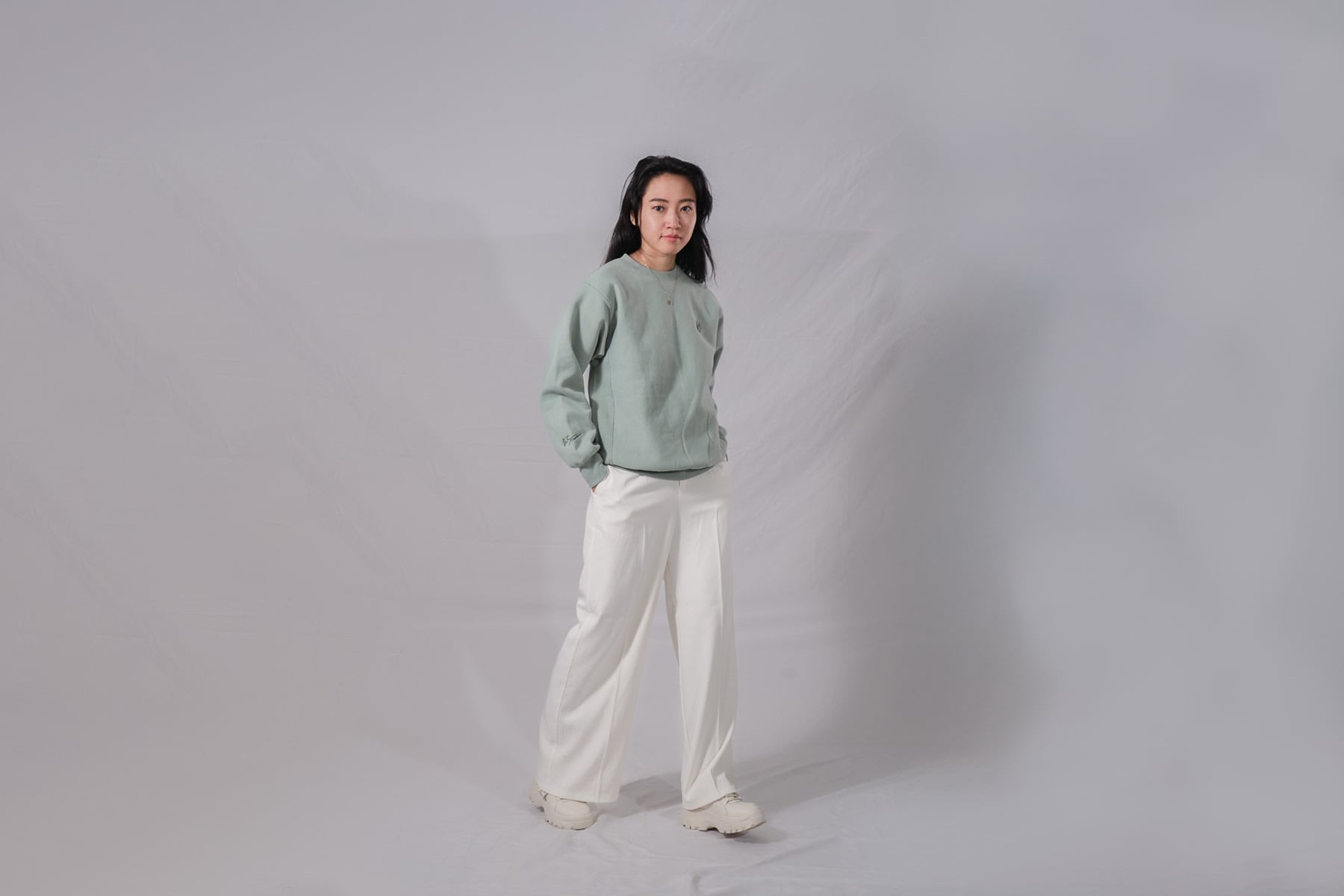 ロゴ刺繍裏起毛スウェットシャツ（スモーキーグリーン） | Re Strada