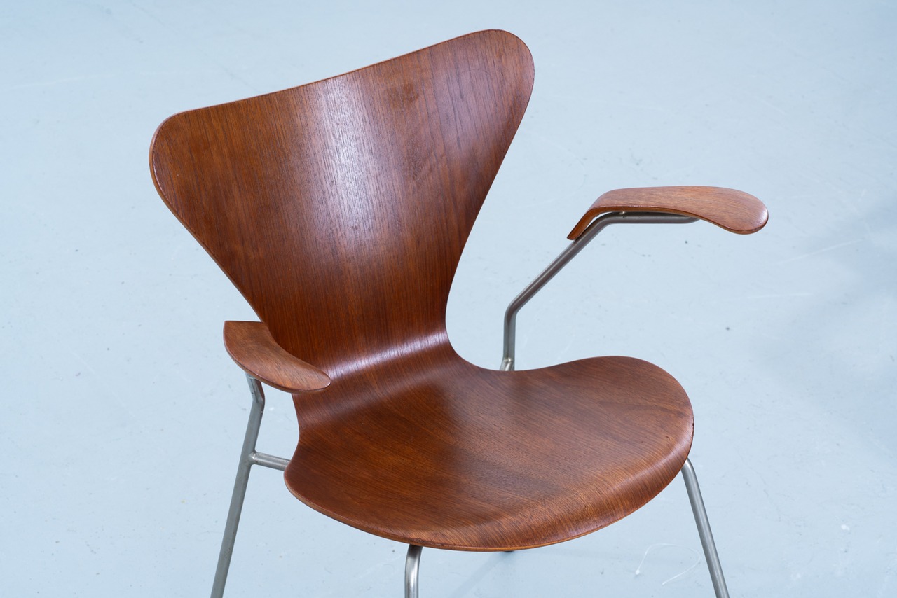 Arne Jacobsen | Model.3207 Seven Arm Chair