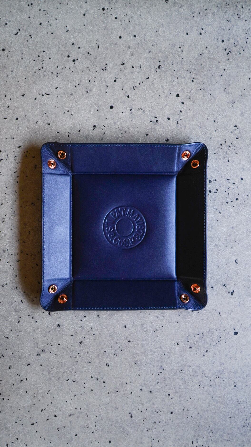 NEW / 2023】LEVI'S リーバイス レザー トレイ & キーフォブ《新品 未