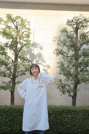 BESTE Qualitats Washe ホワイトコットンシャツドレス