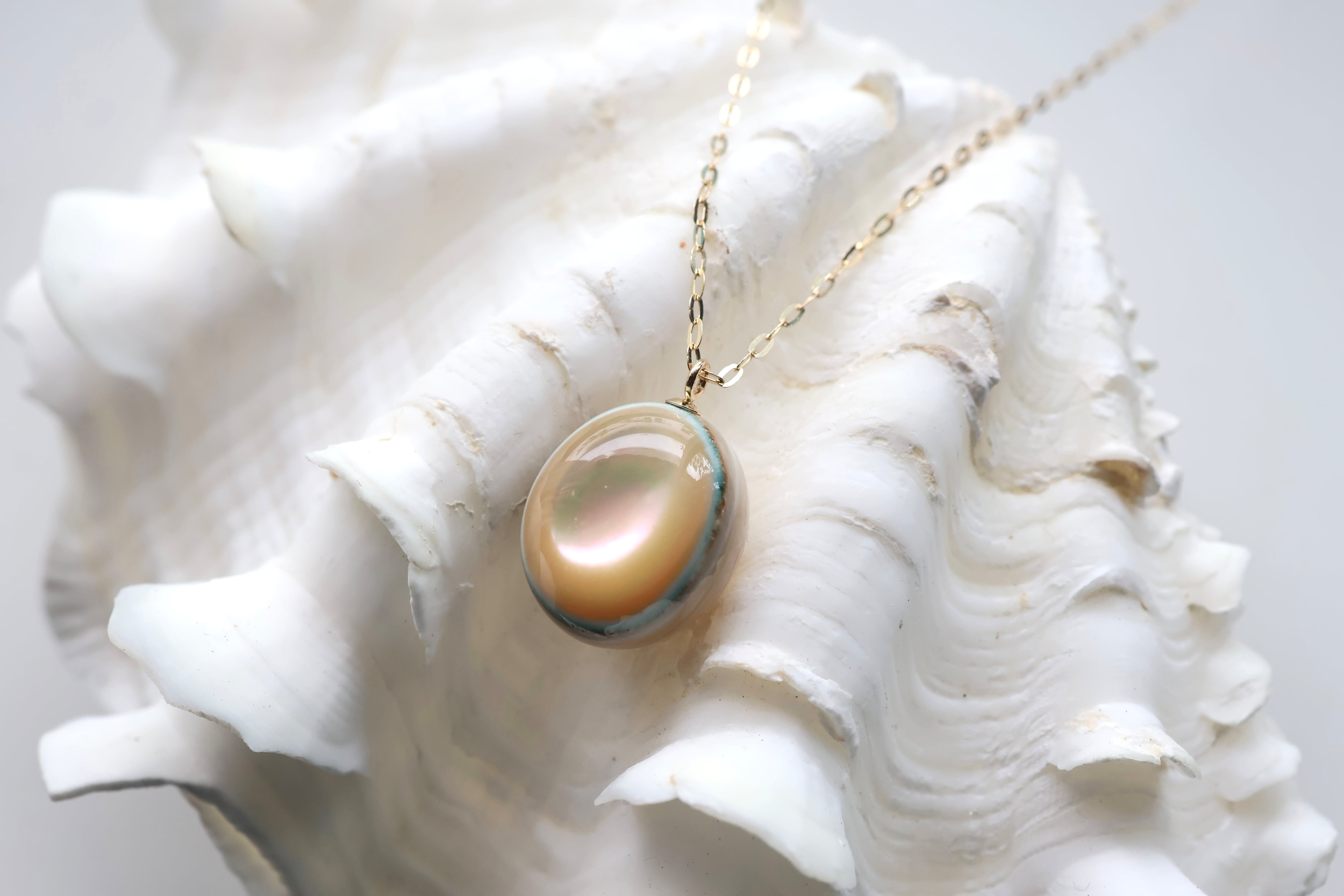 夜光貝アクセサリー | 石垣島の夜光貝アクセサリーとヒマラヤ水晶のお