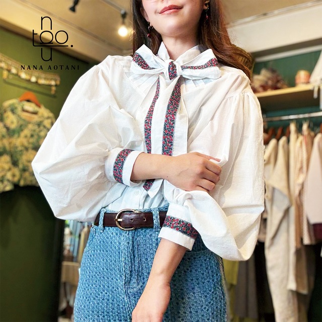 クラシカルリボンブラウス