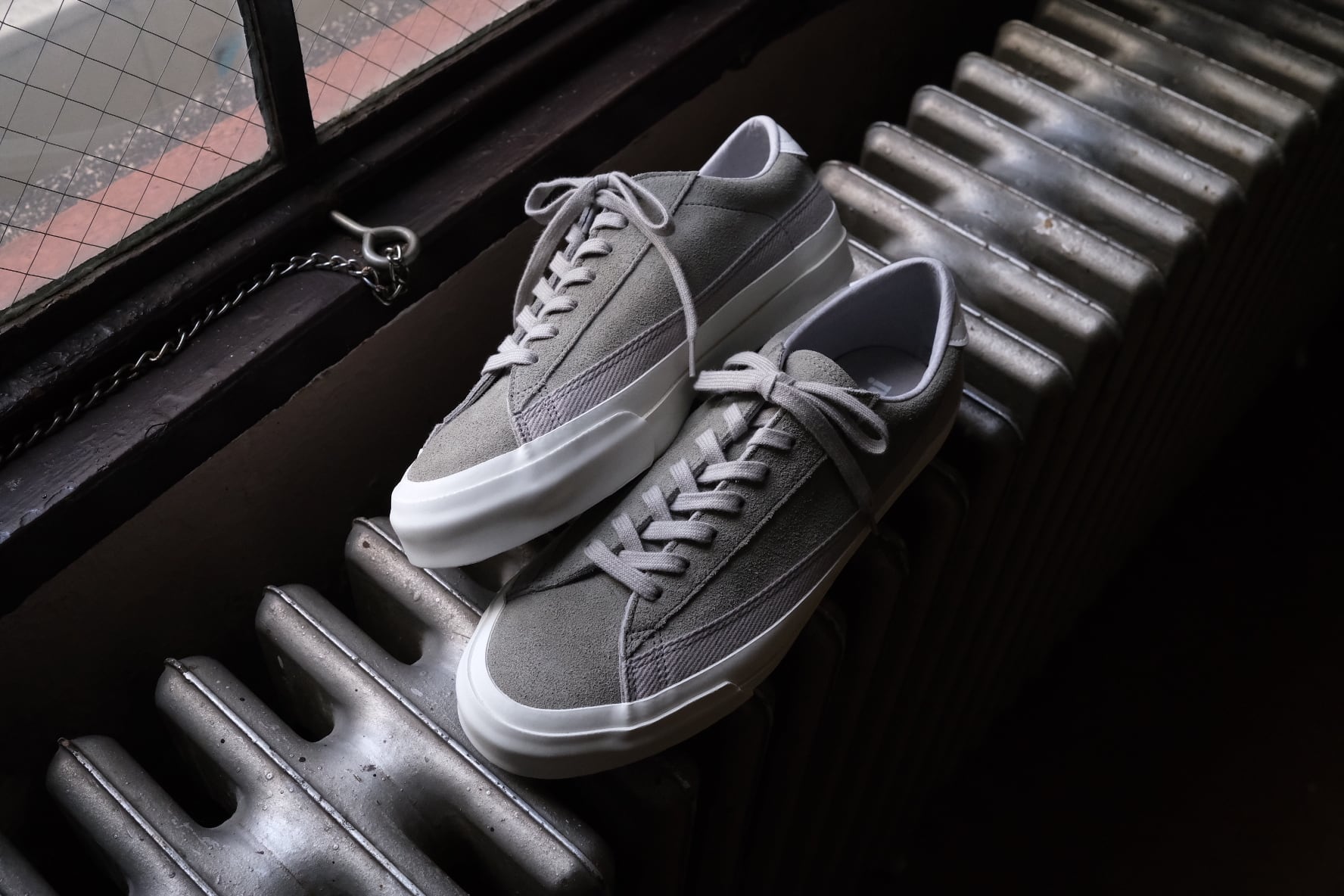 福岡久留米 Asahi (アサヒ) BELTED LOW SUEDE (ベルテッド ロー スウェード) GREY (グレー)    バルカナイズ製法  日本製