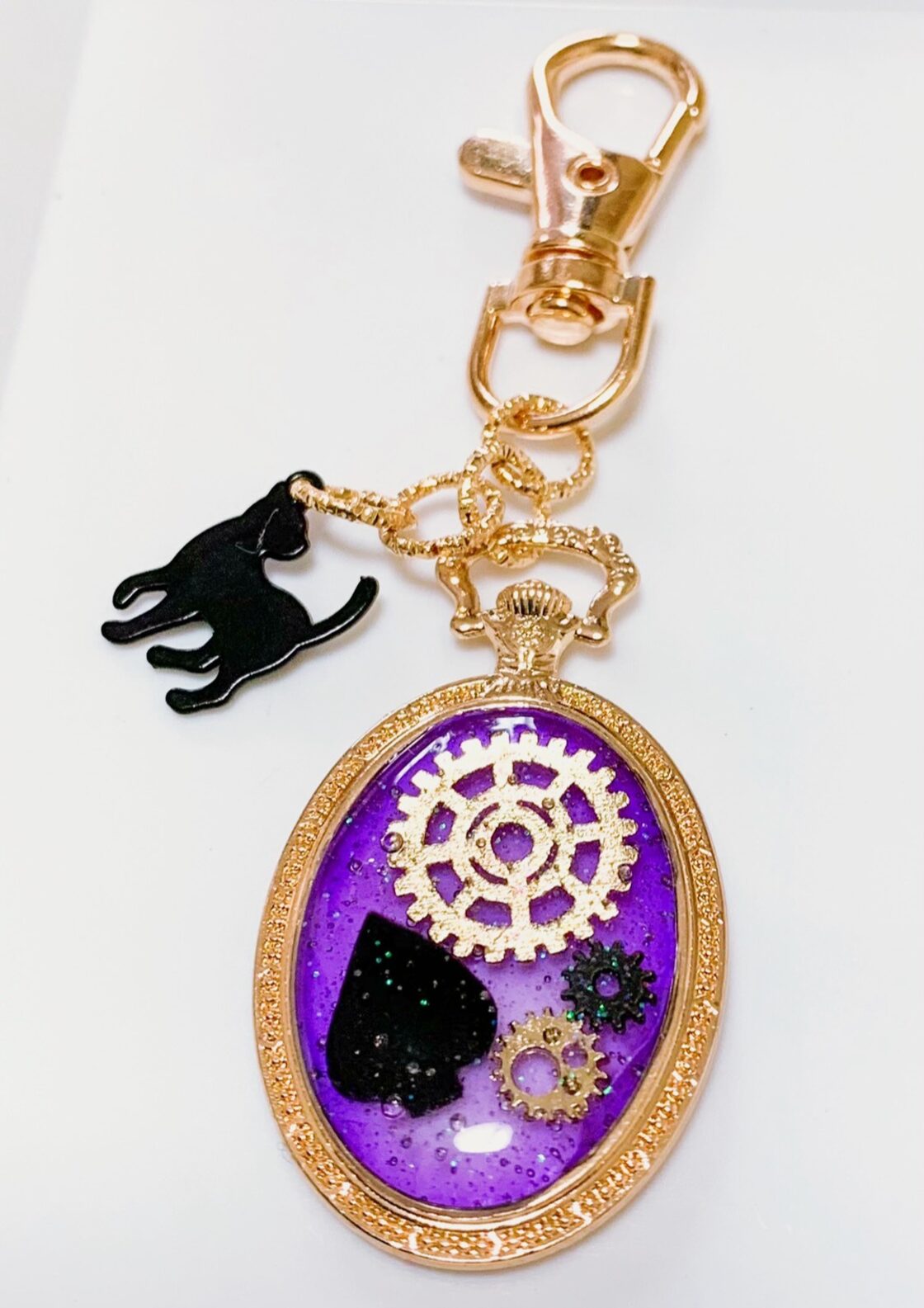 AsY@あしゅい様専用】LEDダイヤ 紫 青 チョーカー スペードキーホルダー | Pay ID