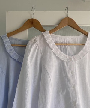 《即納商品》cosmos blouse (ivory / blue)