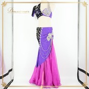 ベリーダンス オリエンタル 衣装 上下セット パープル系 レース 紫 黒 花 装飾 豪華 ラインストーン フリンジ キラキラ 華やか 舞台 ダンス衣装 スリット トップス スカート ステージ ツーピース ブラック系 シルバー系