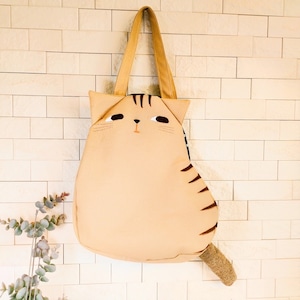 【NEW】猫そのものバッグ　トラ猫さん
