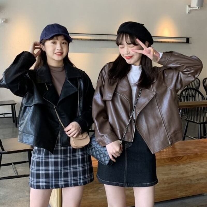 ブラックショートレザージャケット スプリングオータムスタイルルーズ 春物 秋物 試着室6037040319