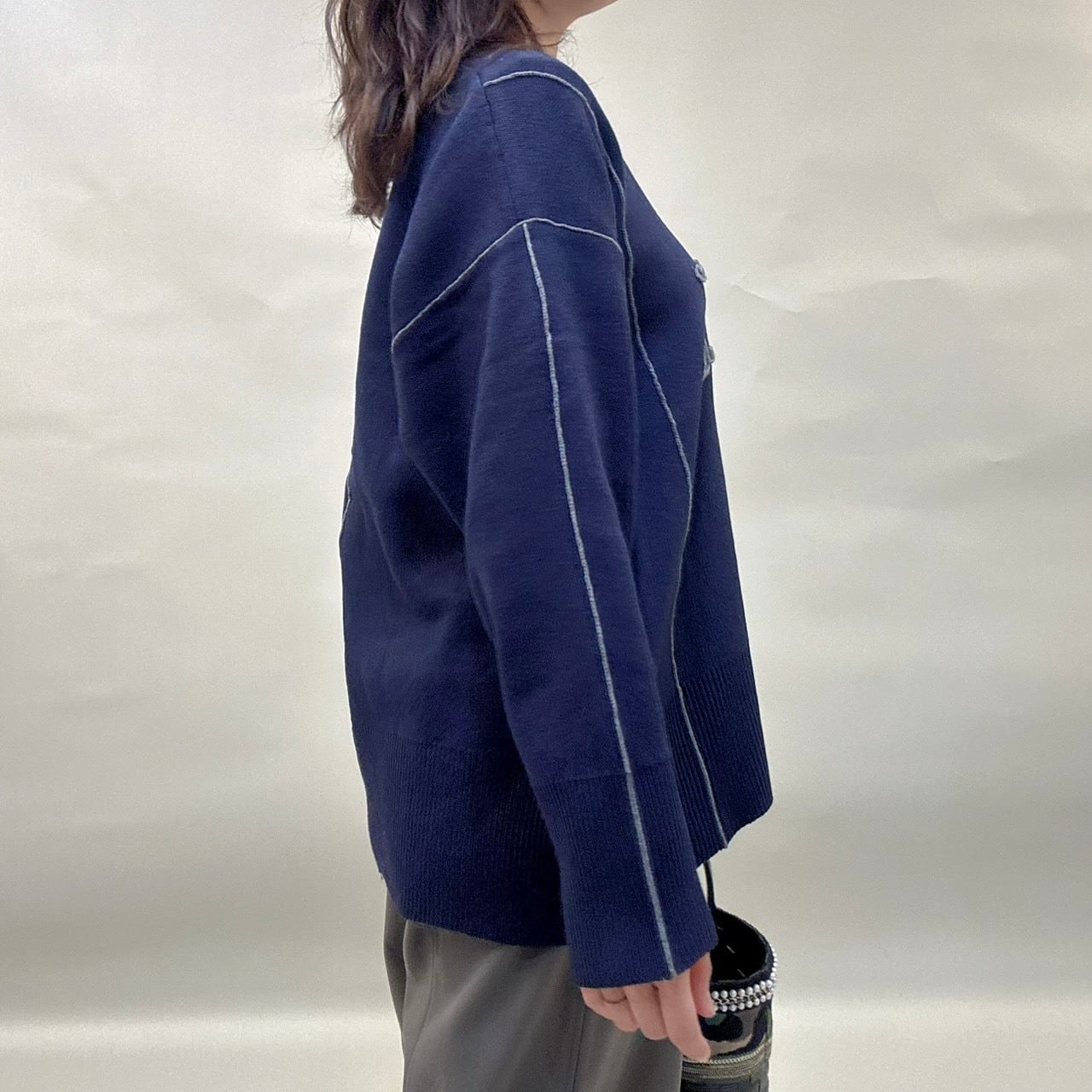 33℃　ロゴ刺繍テープジャガードニット