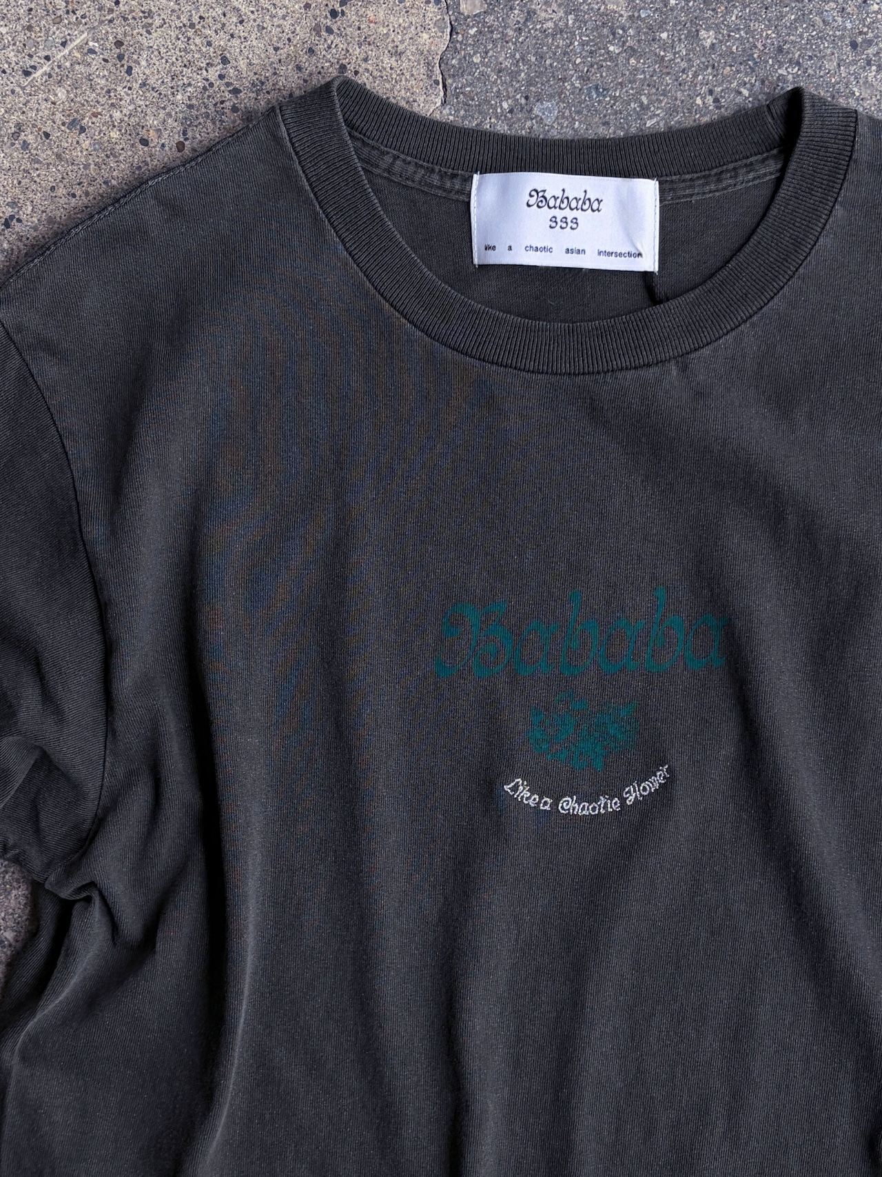 Bababa original／chaotic flower TEE