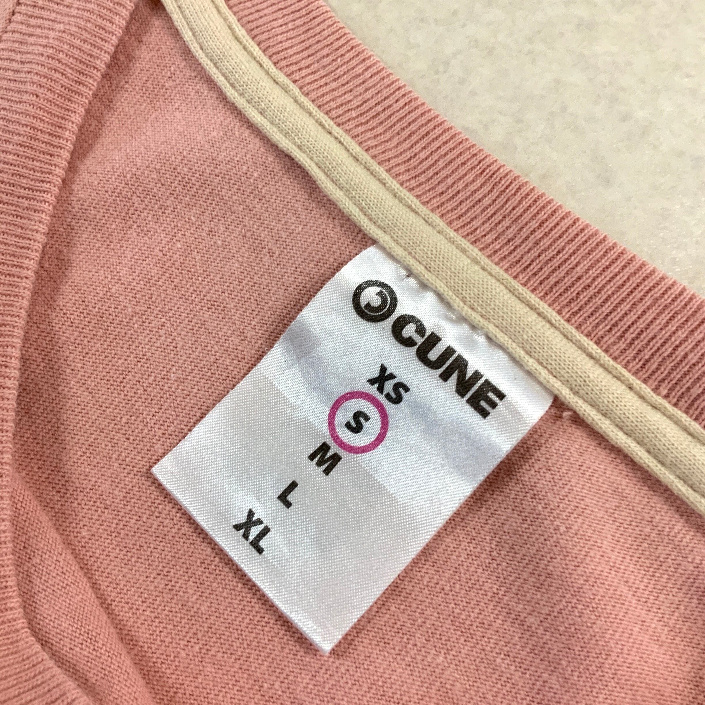 CUNE アニメt ビッグデザイン tシャツ くすみピンク | 古着屋 MOU
