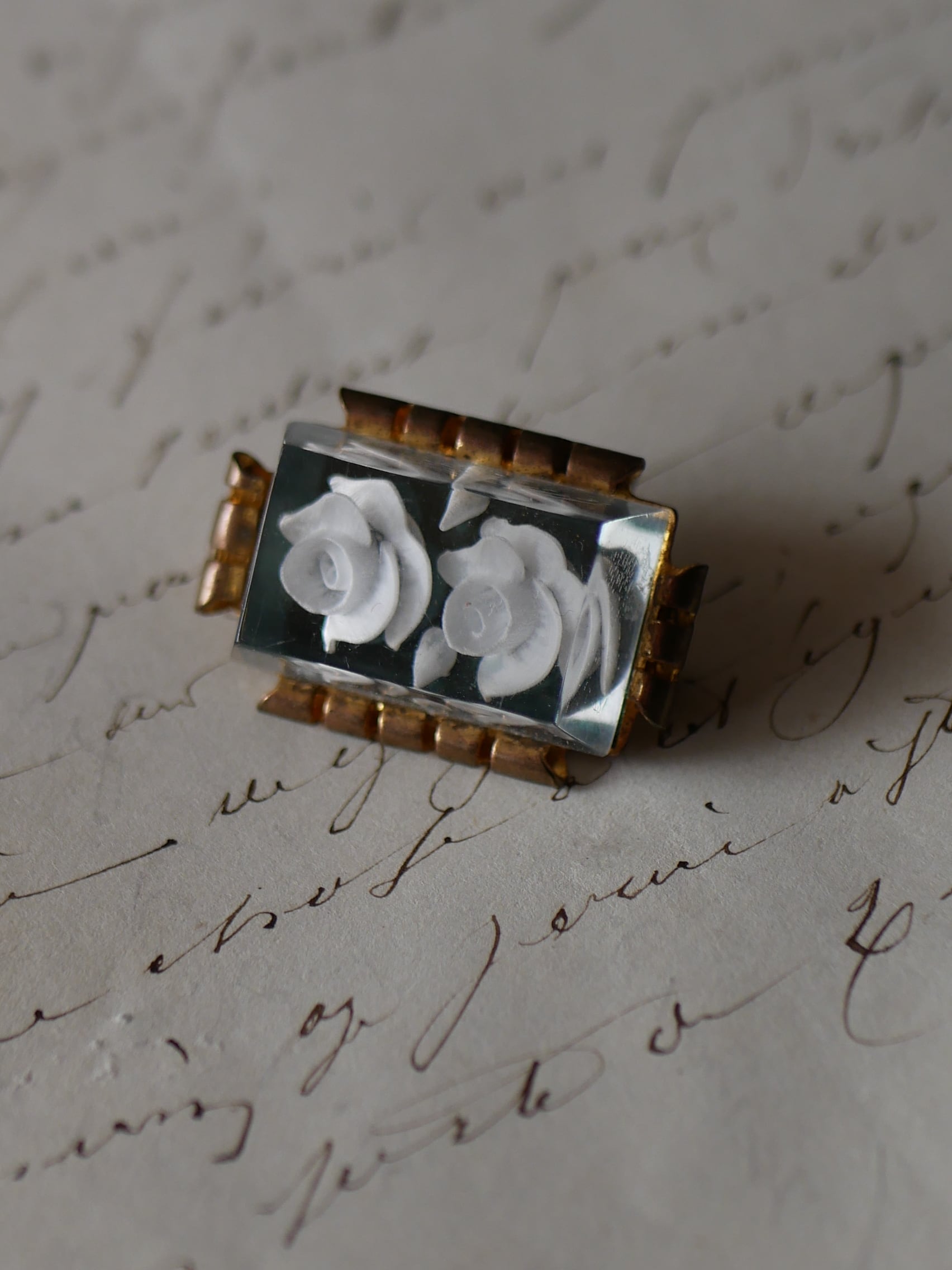 ルーサイト ミニブローチ フランスヴィンテージ ヴィンテージブローチ アクセサリー ブロカント