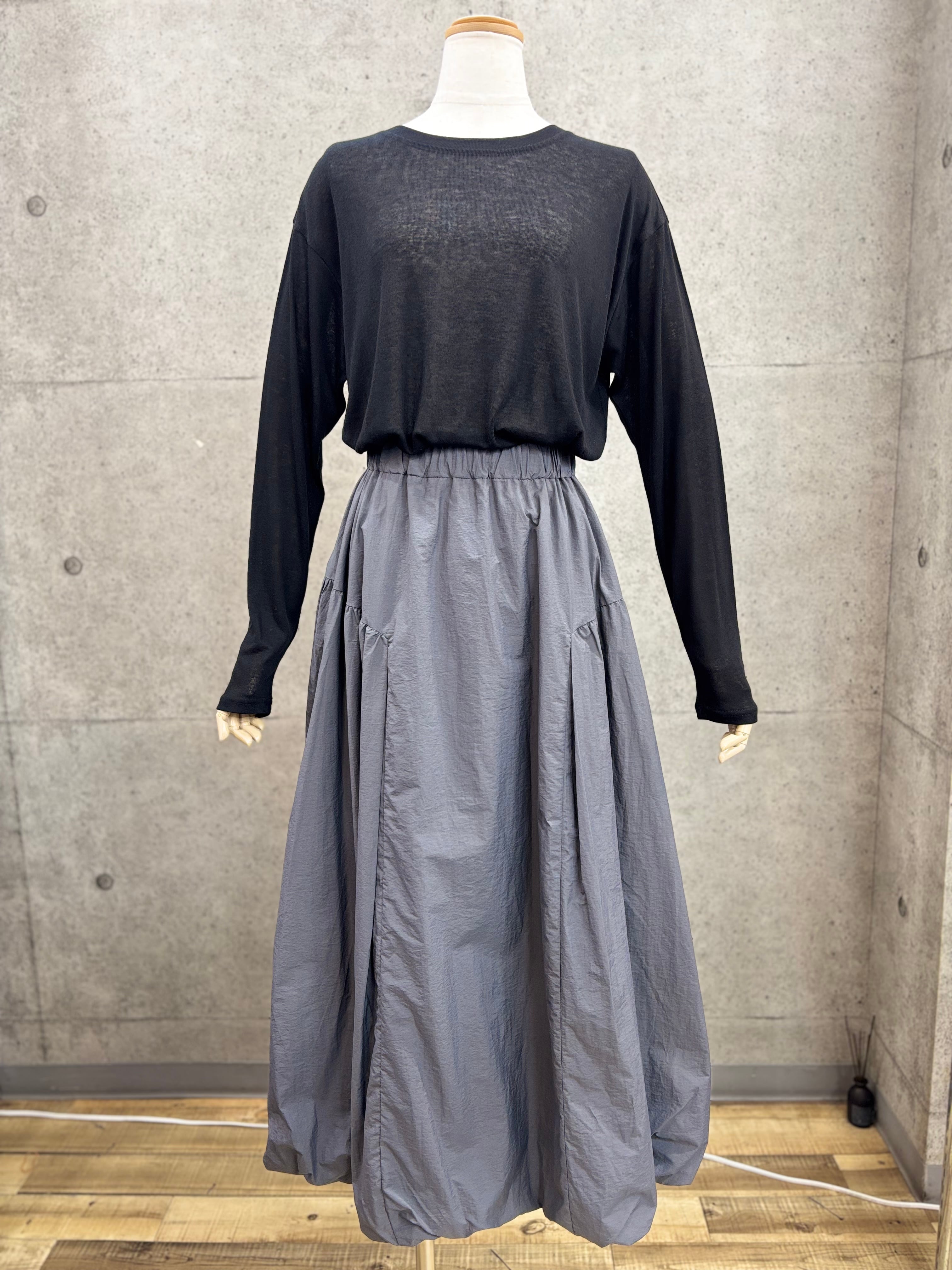 ♥️新品未使用♥️MICALLE グレー サテンバイカラーバルーンロングスカート 送料無料】CYNICAL(シニカル) ペーパーライクタフタバルーンスカート