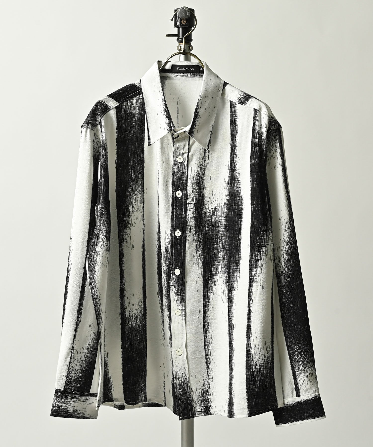 VOLUNTAS Striped print regular collar shirt (WHT) RS427002