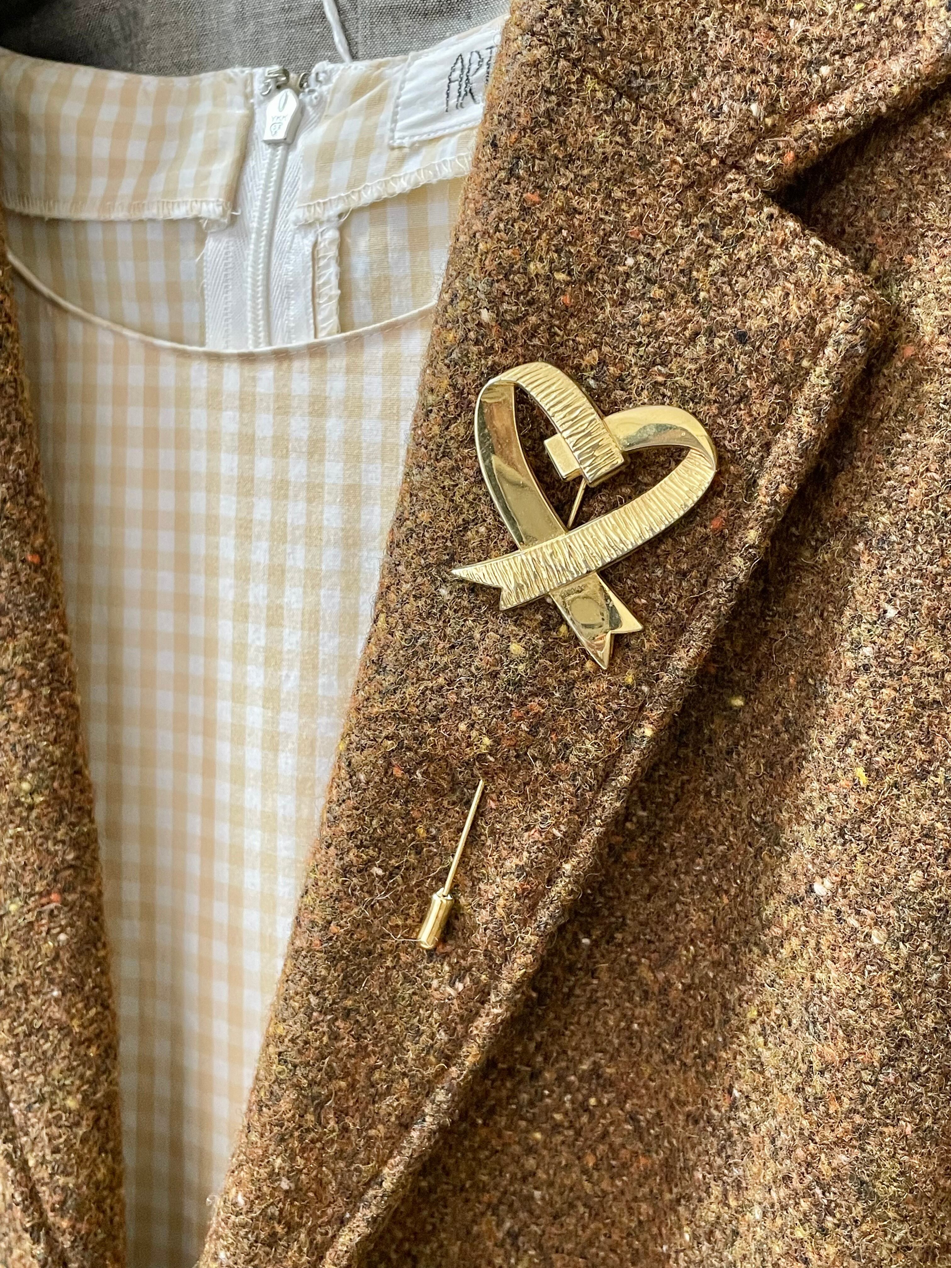 〈moeka さま専用〉ハートのピンブローチ