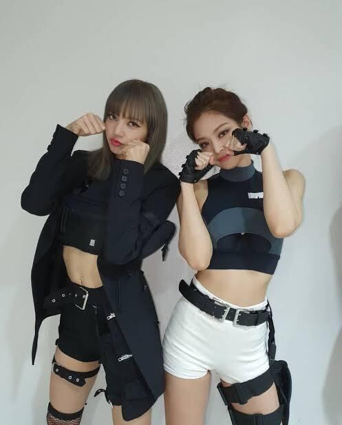 Jennie着用リボントップス JENNIE着用同型】White Lace Square Tops | glancetokyo