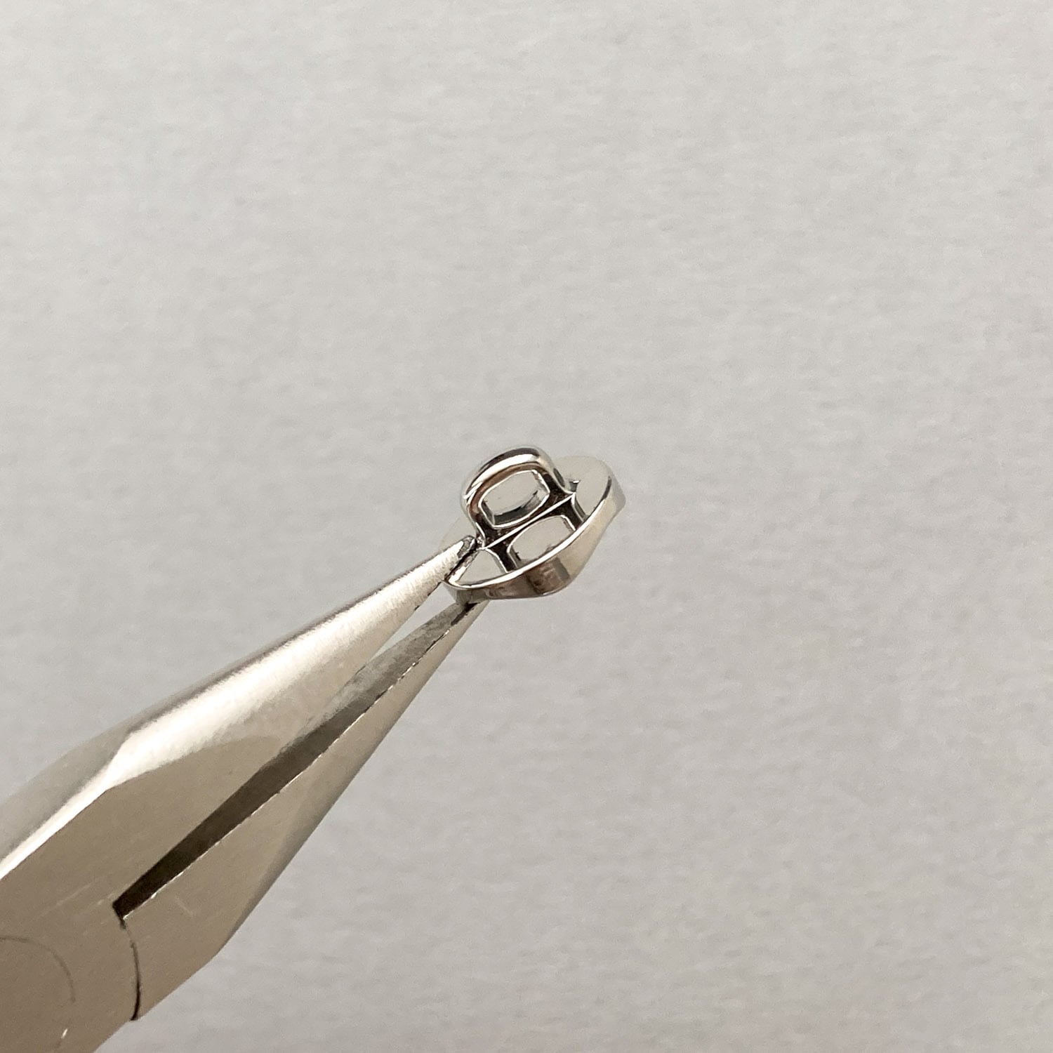 十字ラウンドシルバーボタン（12mm） | Dua-アクセサリーパーツショップ