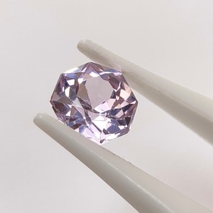 お花みたいな スピネル 0.898ct ピンク 簡易ソーティング付き No.190