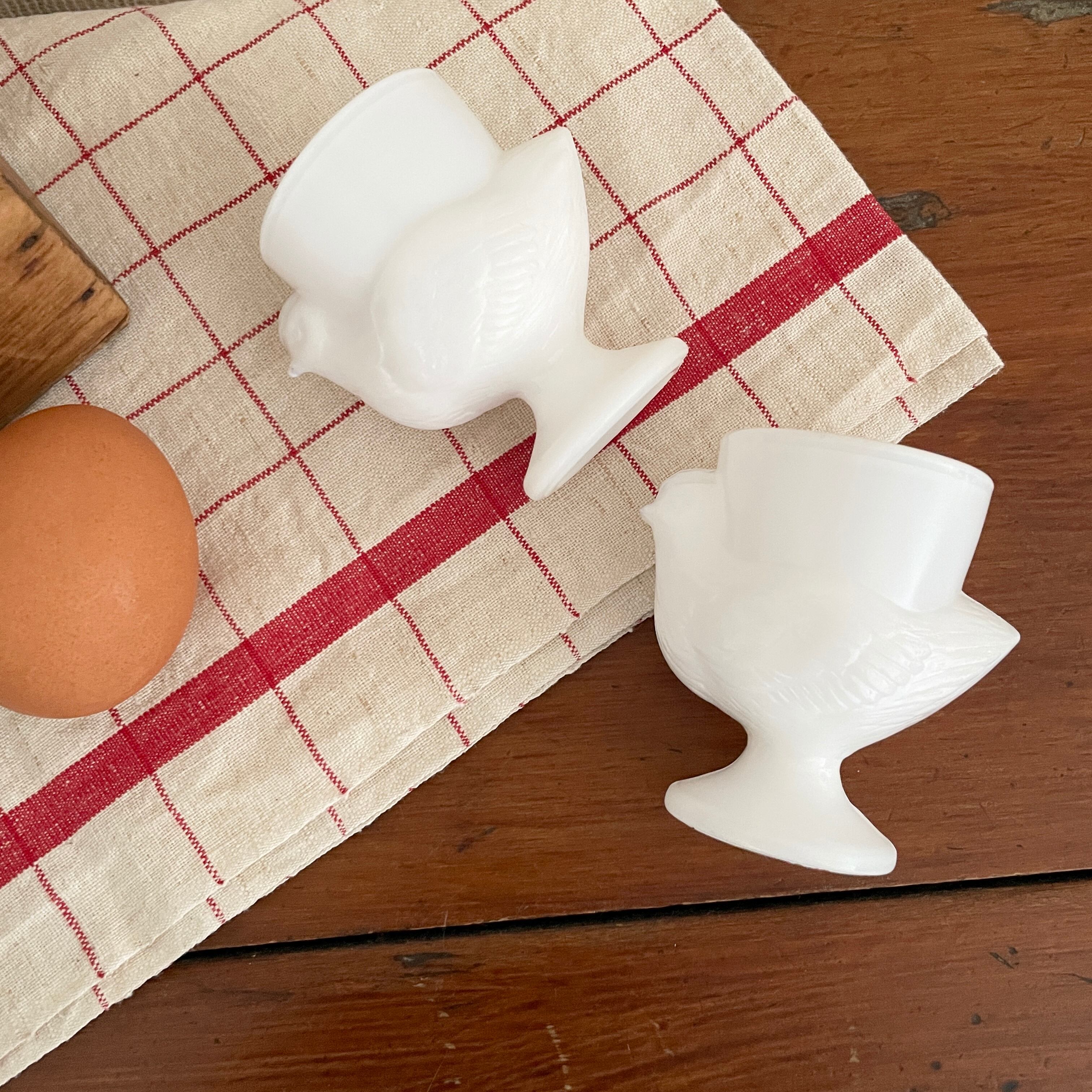 French Milk Glass Egg Stand/ミルクグラスのエッグスタンド