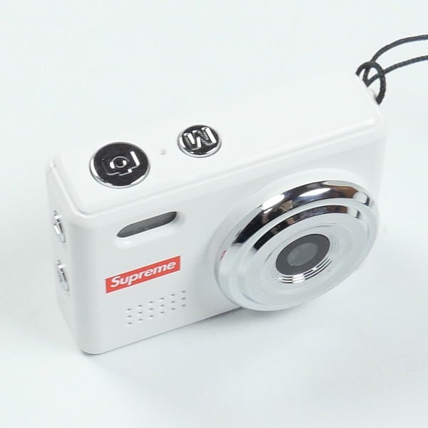 supreme Digital Camera Keychain 新品未使用 Supreme Digital Camera Keychain Set to release this week