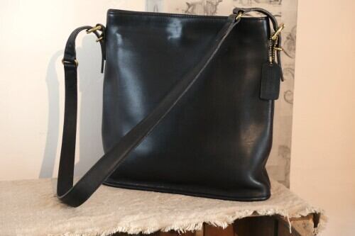 's COACH black shoulder Bag   GARYO