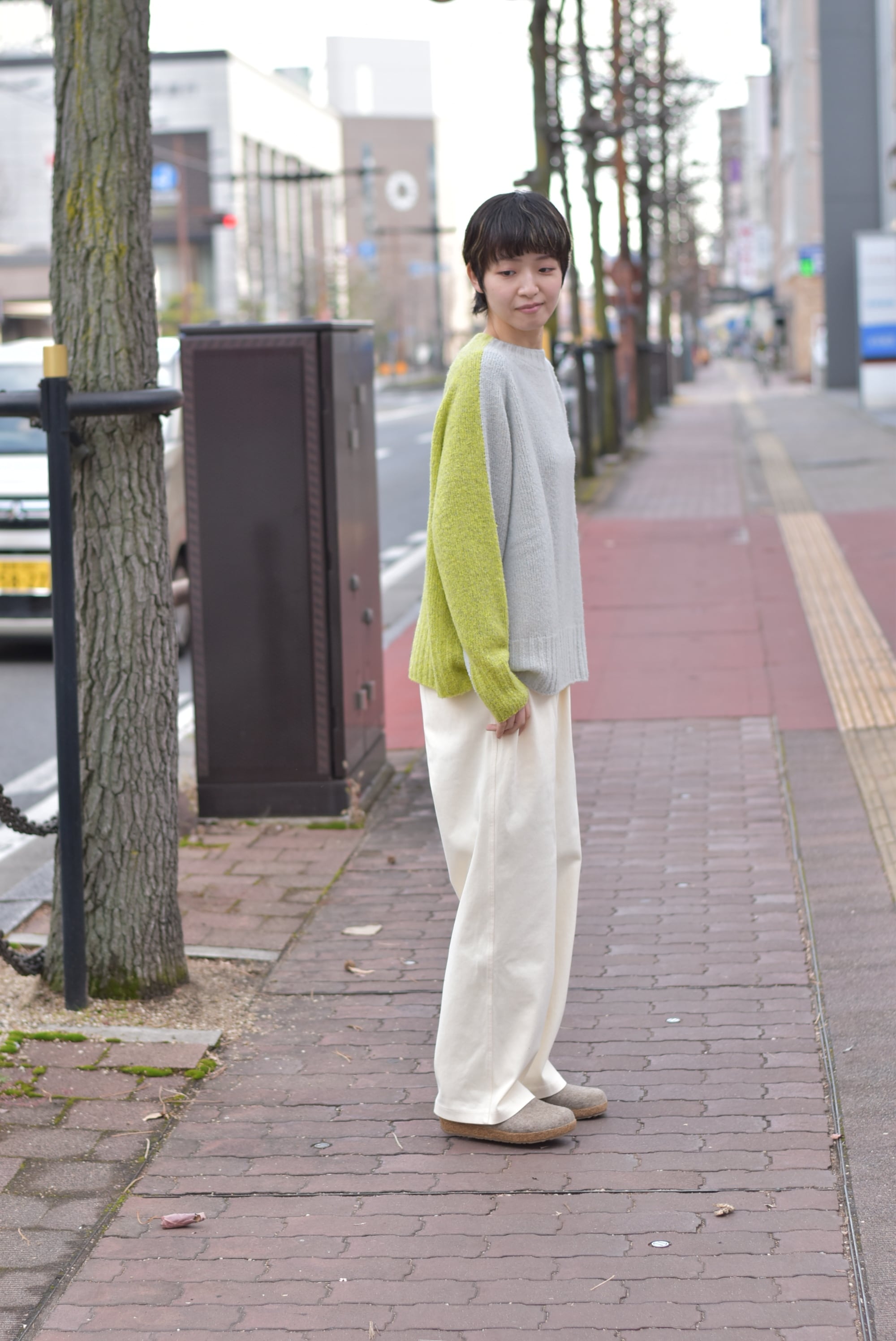 maillot】mature wool bicolor crew wide sweater | theater(シアター)