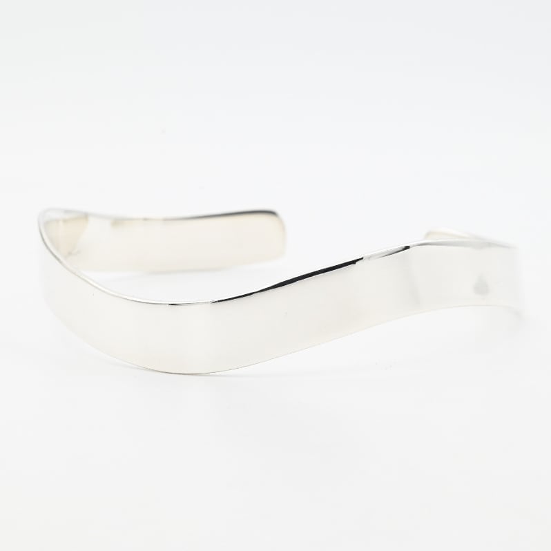 Modern Wavy Design Minimum Style Bangle /Denmark