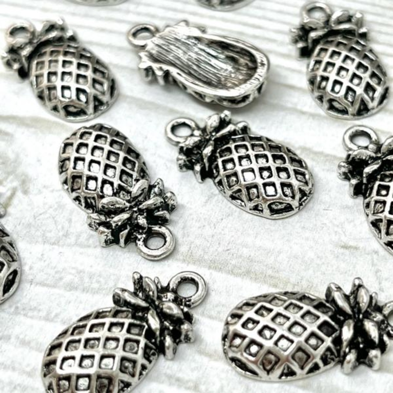 【2個】パイナップルYチャーム/ハワイ