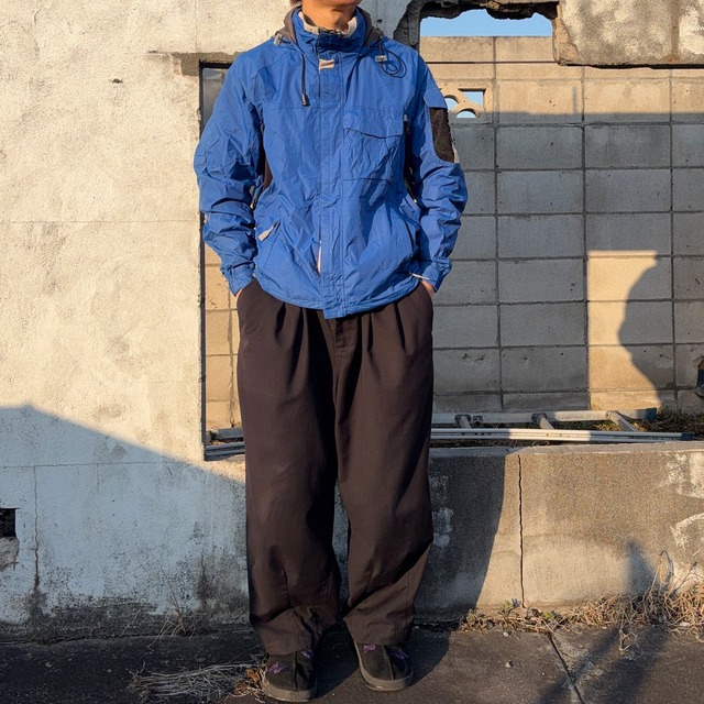#7144 "GAP" blue nylon tech gimmick jacket