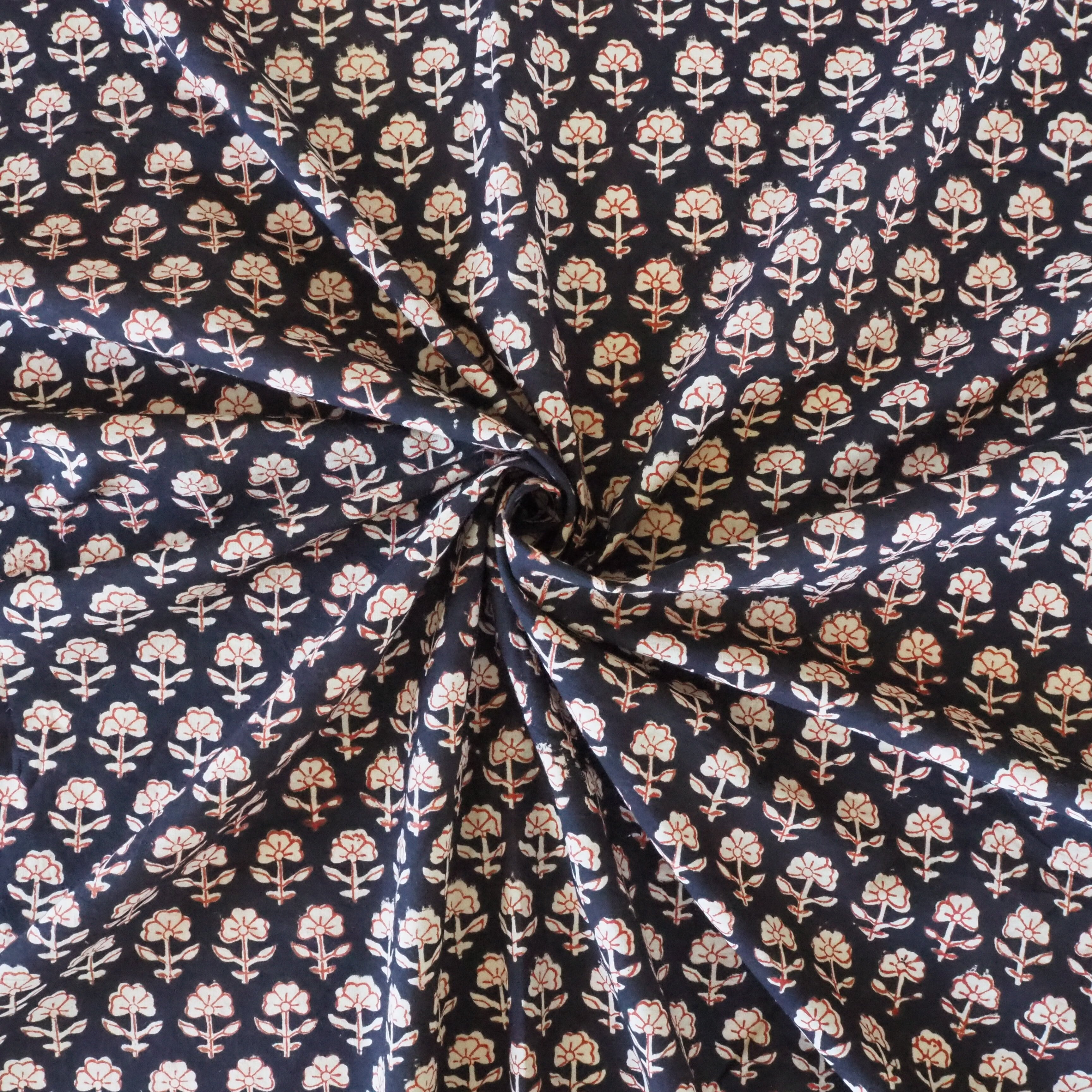 ブロックプリント生地【50cm単位】インド綿 小花柄 黒 #15310-BK1