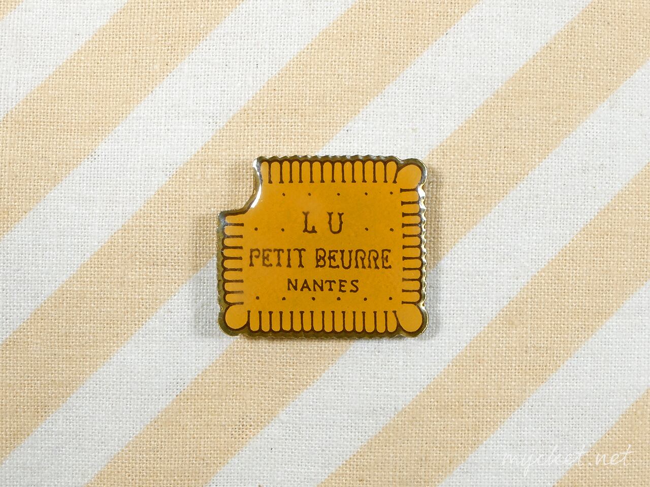 ベルギーで見つけた「LU PETIT BEURRE」ノベルティピンズ