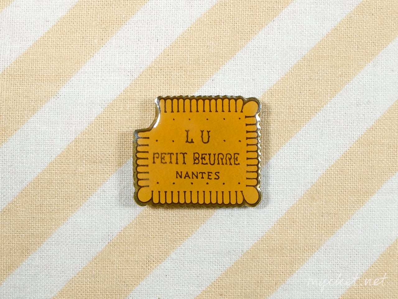 ベルギーで見つけた「LU PETIT BEURRE」ノベルティピンズ(ヴィンテージ/ビスケット/フランス)
