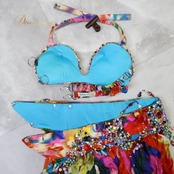 ベリーダンス オリエンタル衣装 上下セット レッド系 NASER ABBAS カラフル ラインストーン ビーズ フリンジ 赤 青 紫 黄 トップス スカート 巻きスカート ポップ 鮮やか 華やか ブルー系 ピンク系 ホワイト系 イエロー系 パープル系