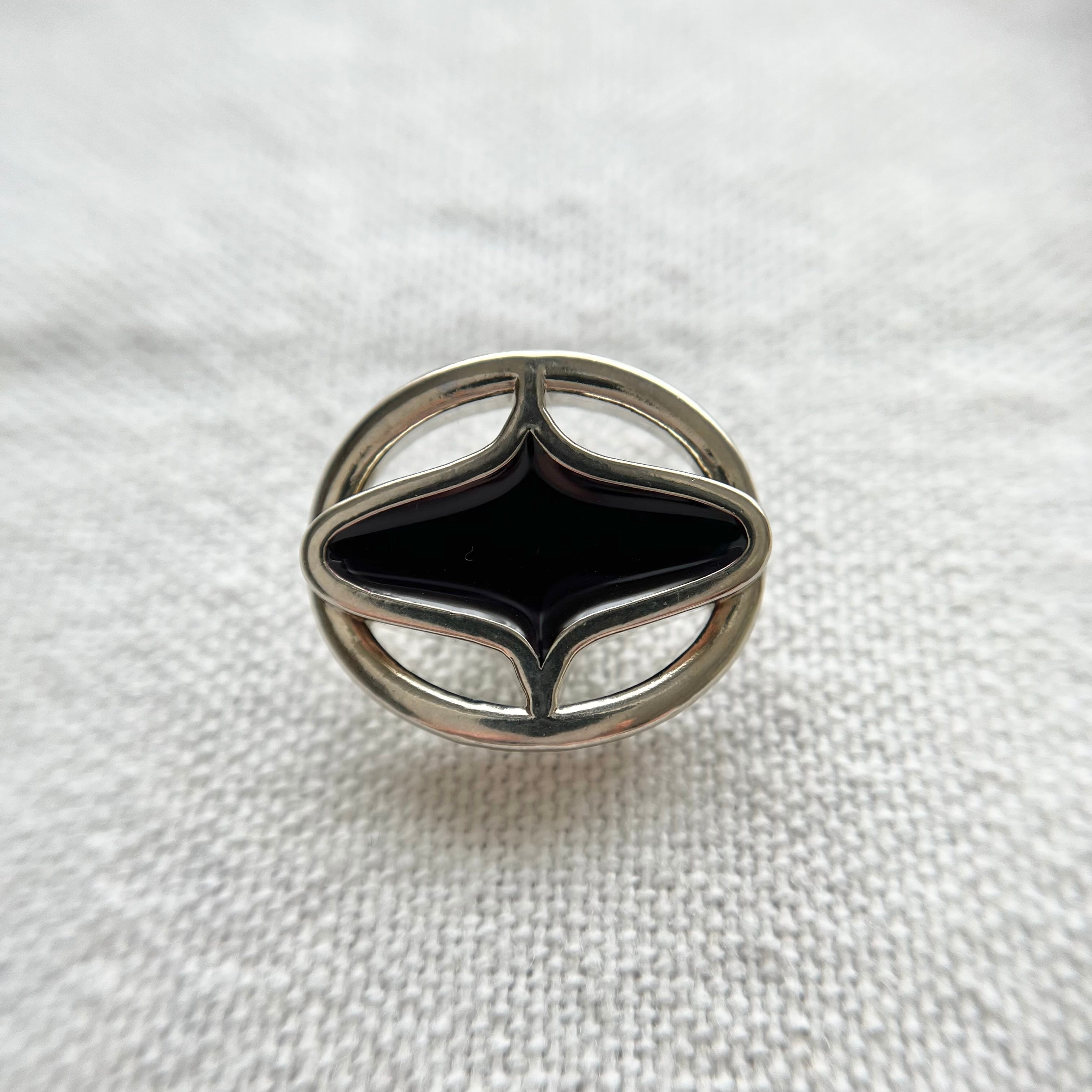 オーバル シルバー×エナメルブラック 20㎜