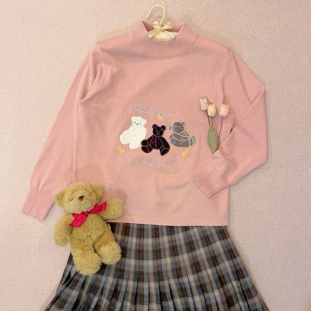 bear applique pink knit sweater