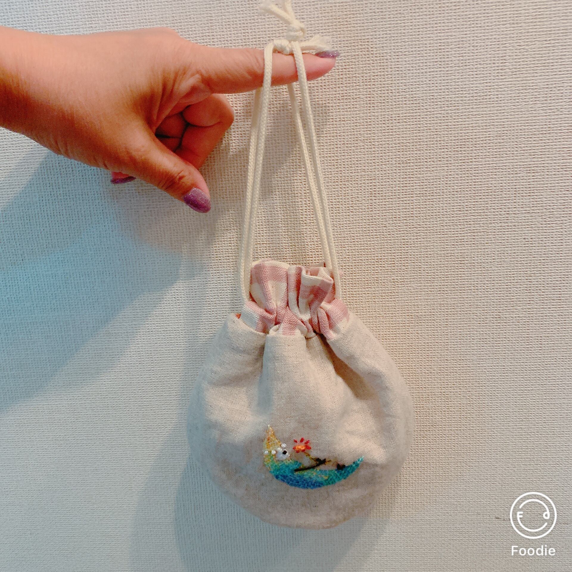 handmadeダーニング刺繍『月が恋する太陽』巾着 | take heart