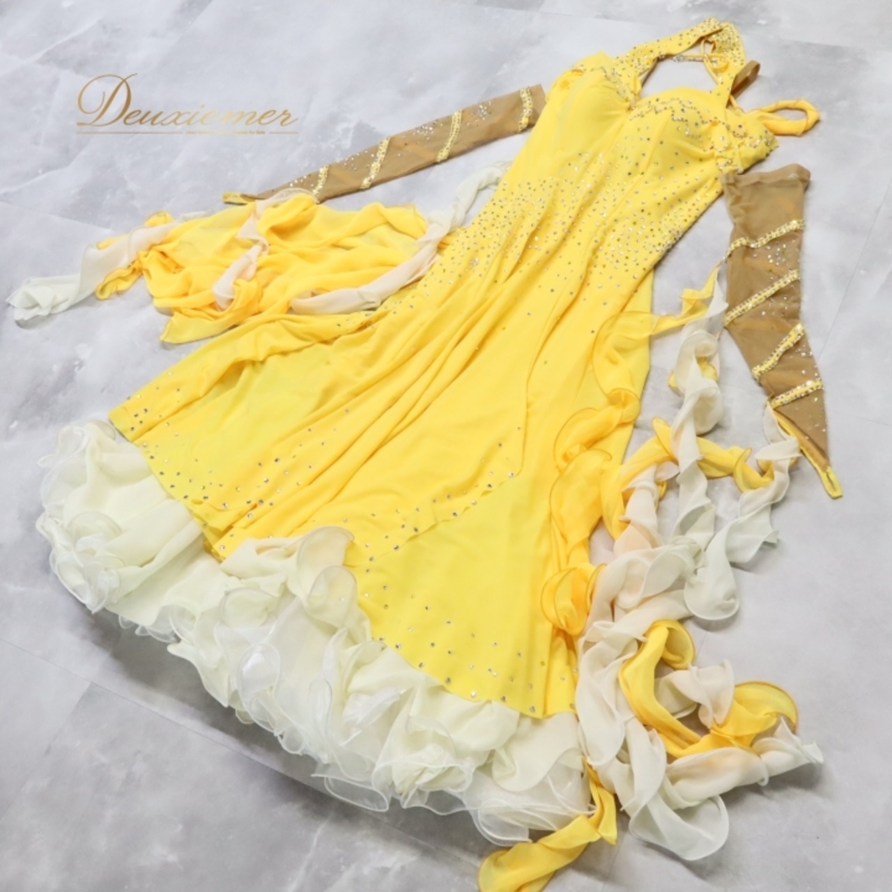 社交ダンス 衣装 スタンダード ドレス ワンピース スタンダードドレス 黄色 フロート レース フリル デモ 競技 ダンス パーティ 発表会 イエロー系 ホワイト系 黄色 白 キラキラ 輝き かわいい エレガント おしゃれ 演出用 ダンスウエア ダンス大会 用衣装 女性用