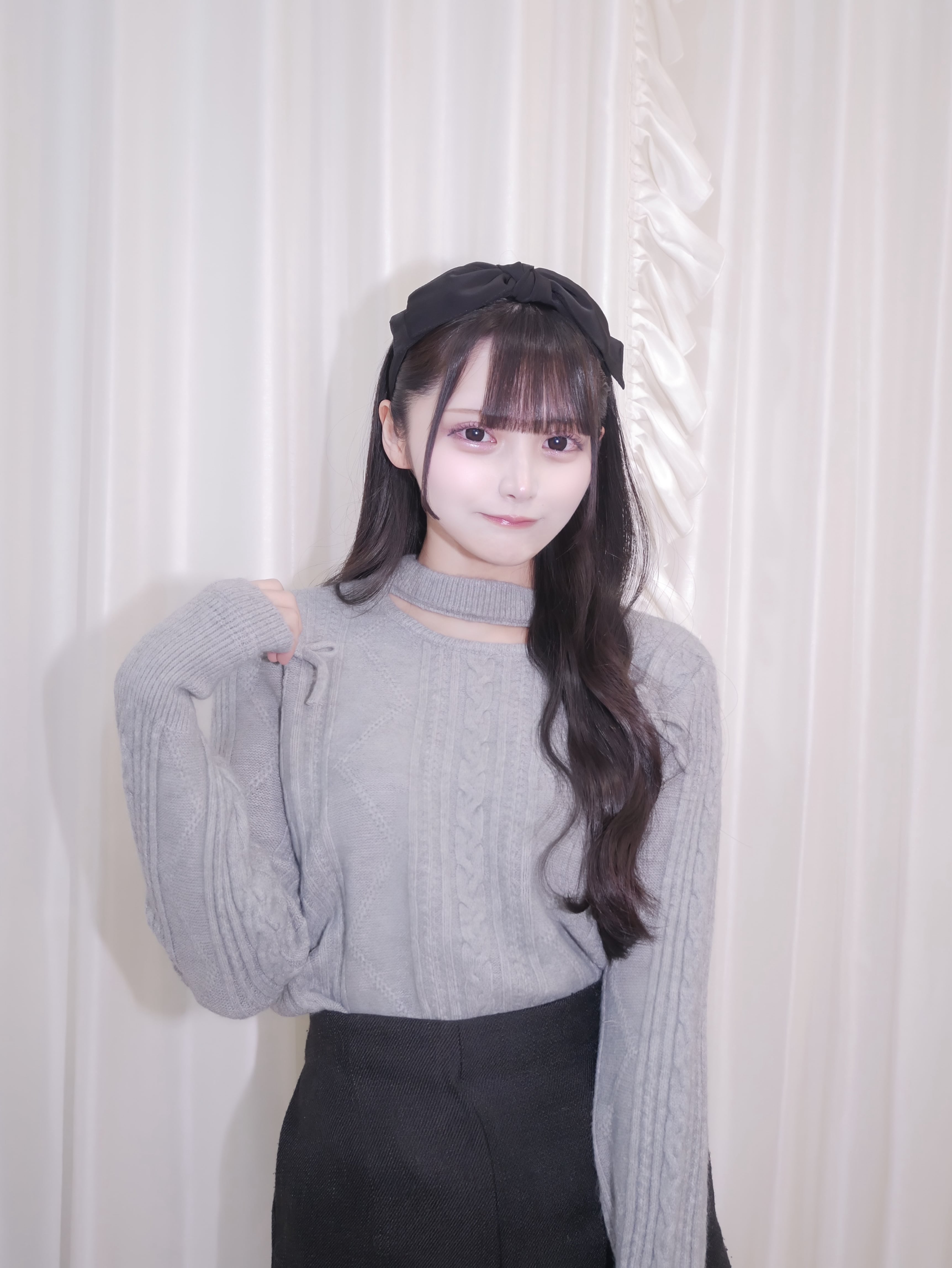 front cut ribbon knit