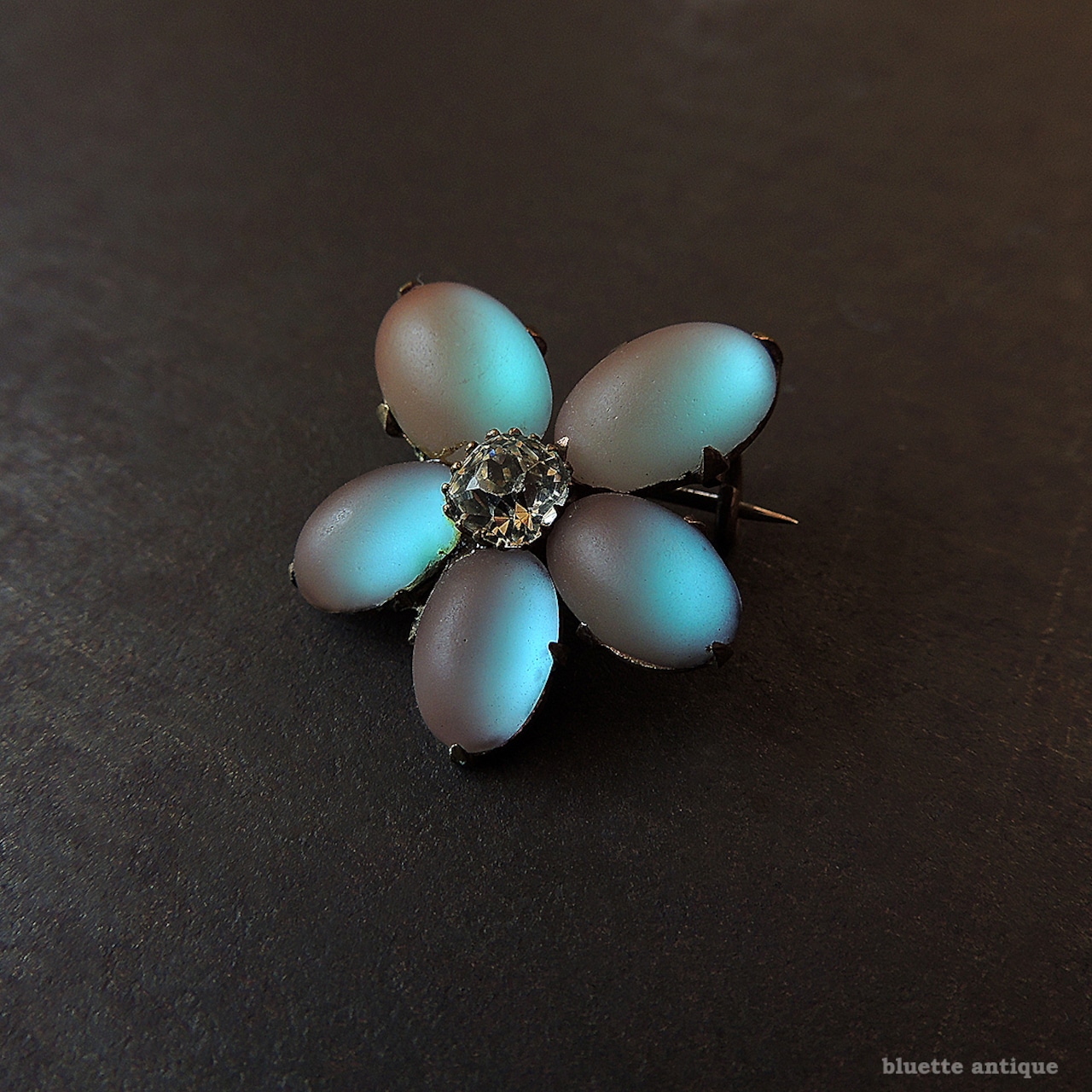 アンティークジュエリー サフィレット すみれ ブローチ【クリア】