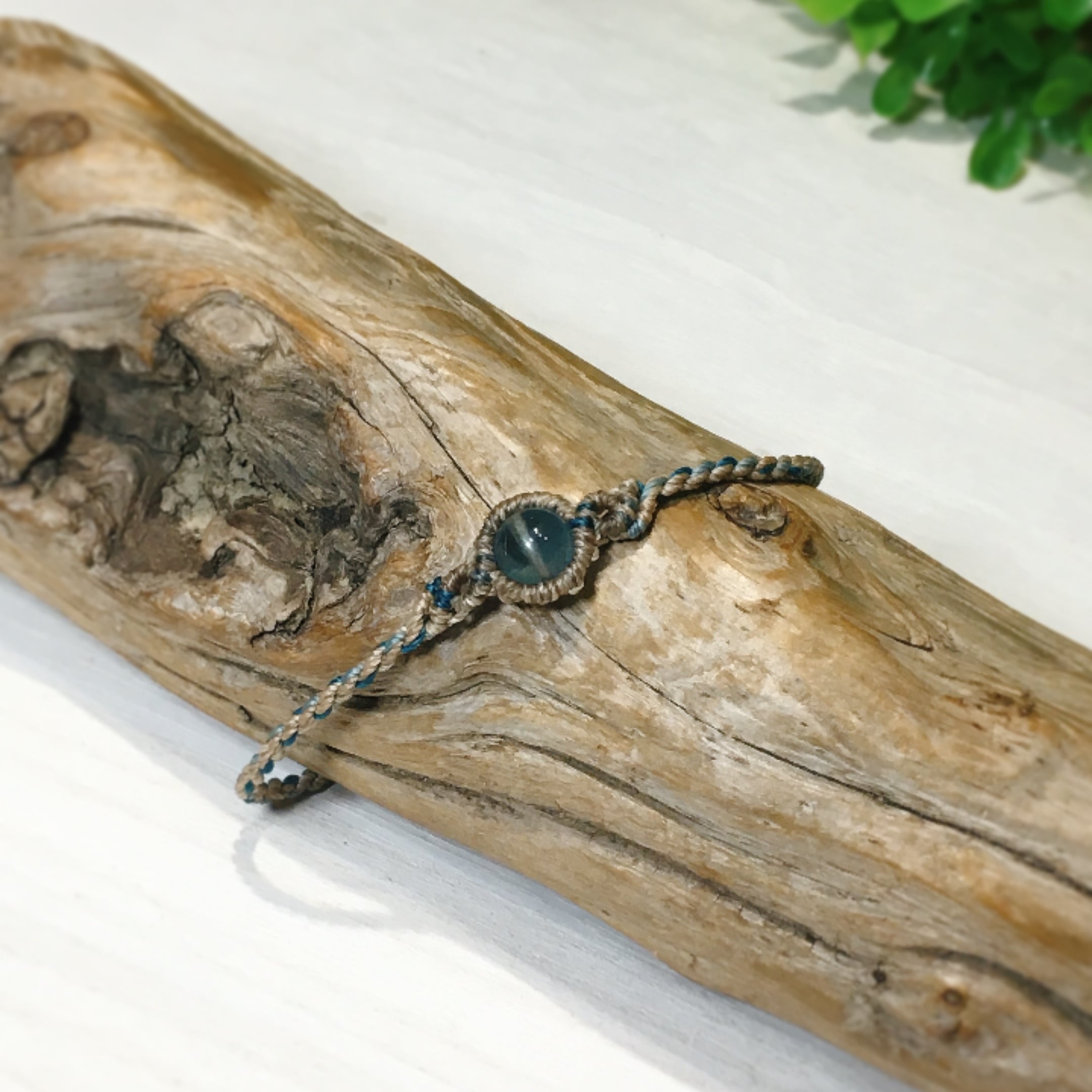 ブルーフローライト マクラメブレスレット B77 | Trickster マクラメ