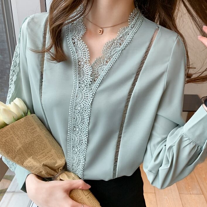 2色 トップス レディース シャツ ブラウス 袖あり 長袖 Vネック レース かわいい 大人可愛い きれいめ 清楚 シンプル カジュアル 大人 上品 おしゃれ お洒落 レトロ 大人女子 こなれ感 ラブリー キュート ガーリー ルーズ 個性的 クール モード系 エレガント 抜け感 無地 春 秋 冬 10代 20代 30代 レディース 学生 デート お出かけ 女子会 休日 着回し 普段使い 韓国 韓国系 送料無料 ファッション コーデ スタイル 楽ちん モテ 定番 カフェ巡り プチプラ インスタ映え
