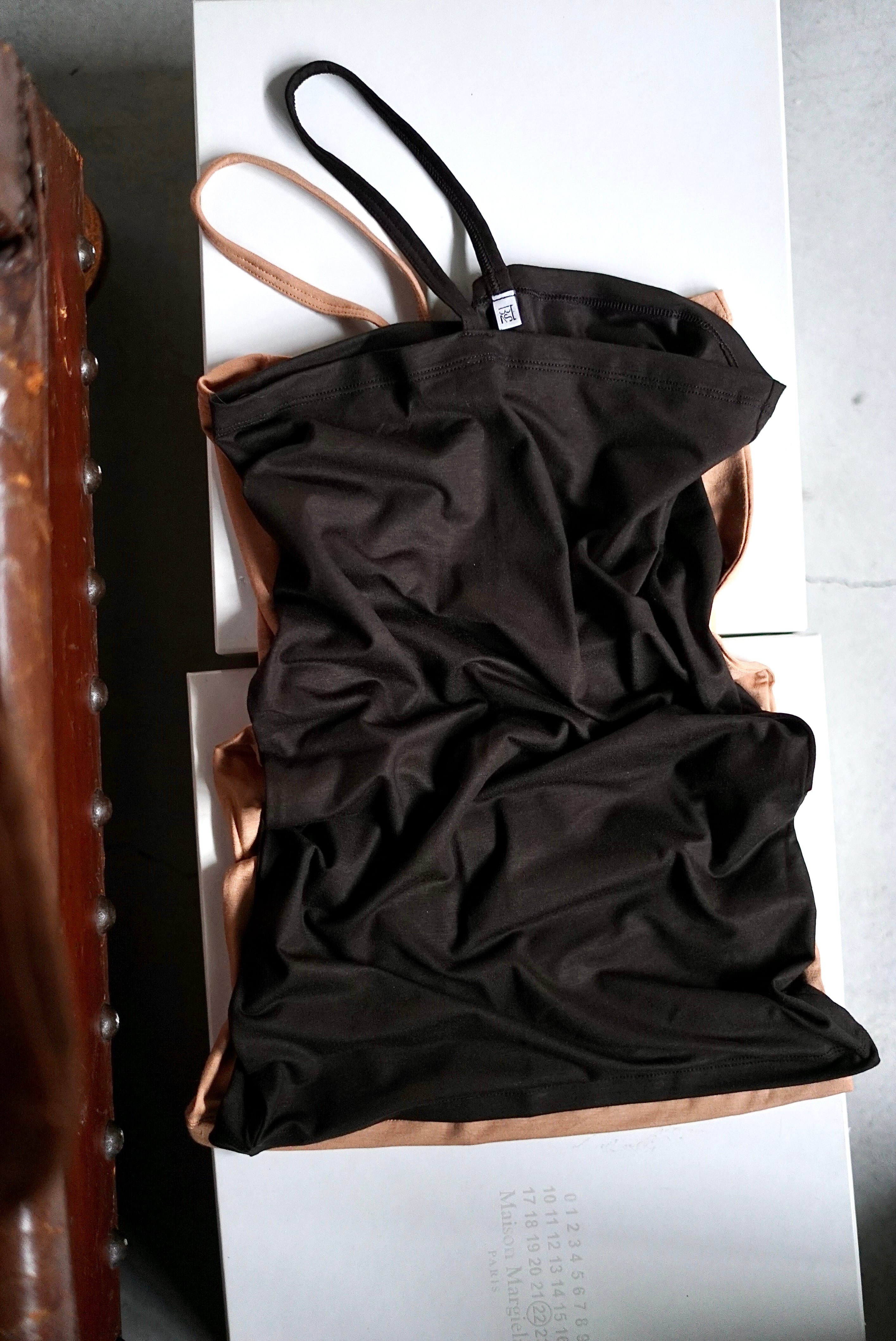 HYKE / TANK TOP (BLACK , WHITE , OLIVE DRAB , LIGHT PURPLE