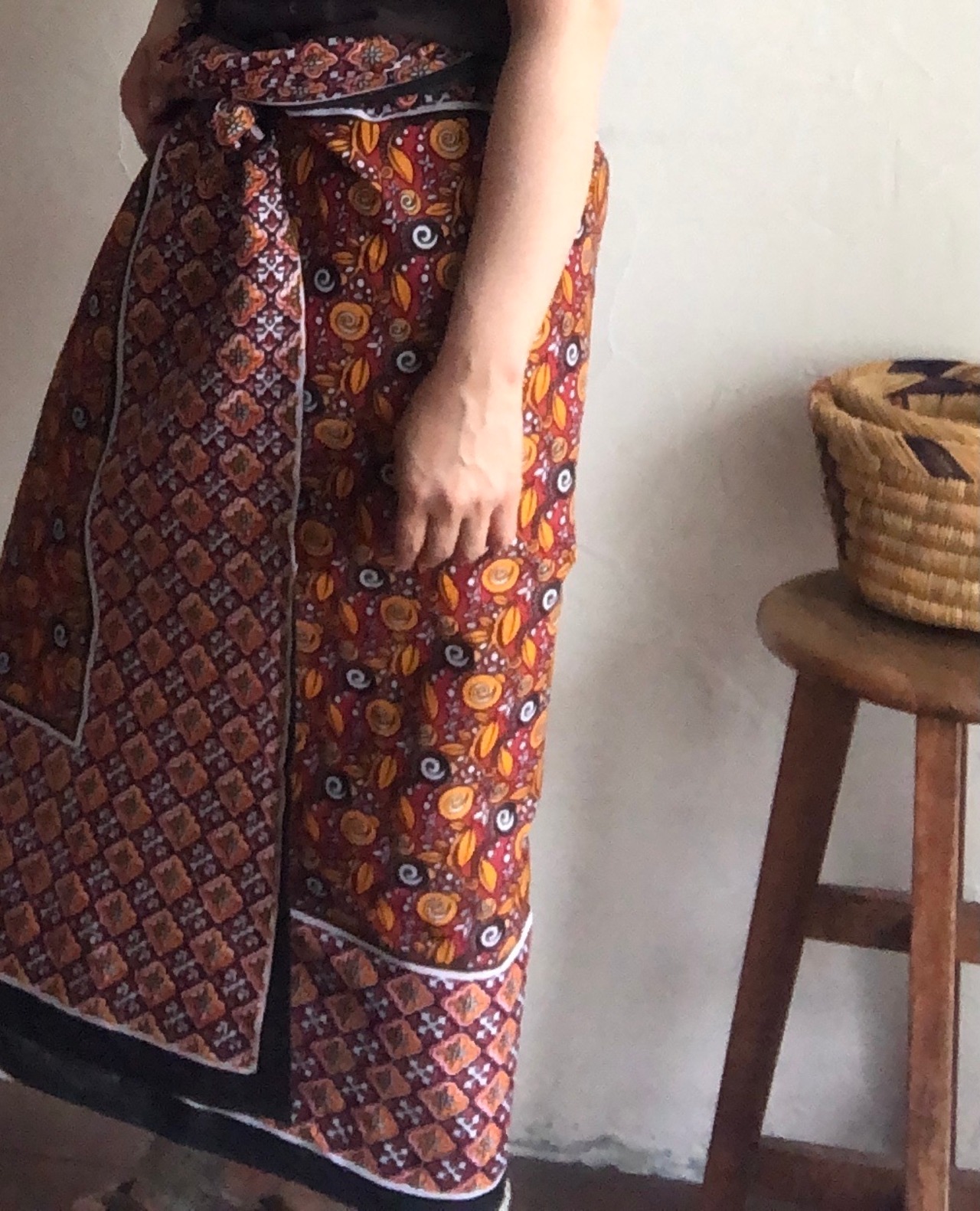 カンガ　タンザニア　赤系［忍耐力と愛は神がもたらしたもの］